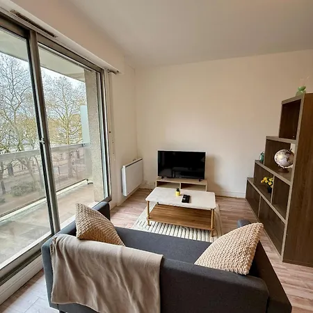 Apartman Lumineux Avec Balcon Proche De La Gare *