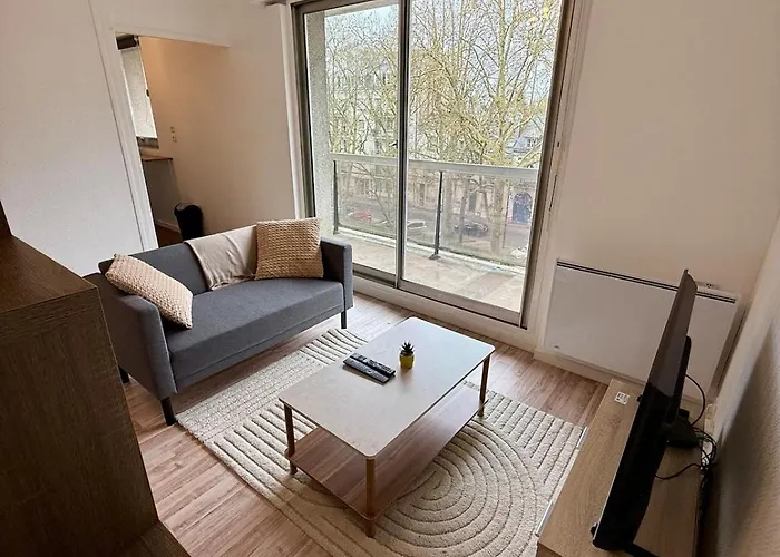 아파트 Lumineux Avec Balcon Proche De La Gare *