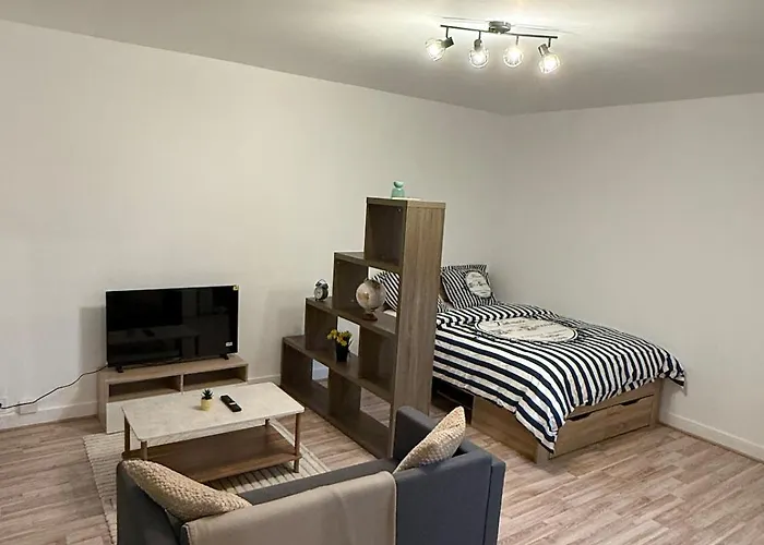 Lumineux Avec Balcon Proche De La Gare