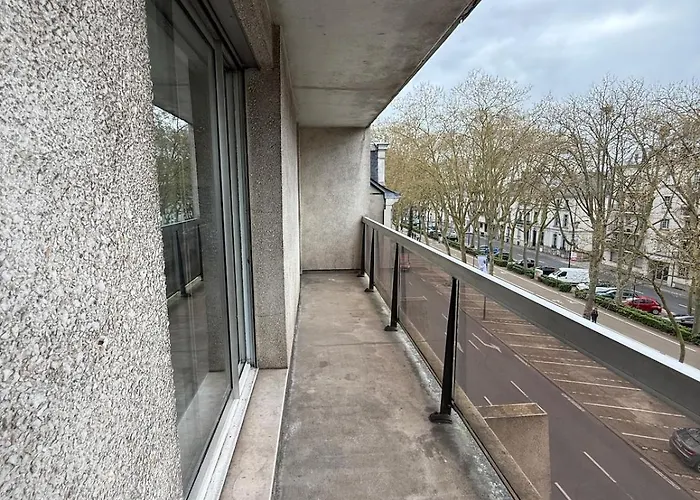 Lumineux Avec Balcon Proche De La Gare 아파트